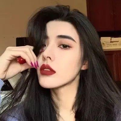 背后的她，眼前的我