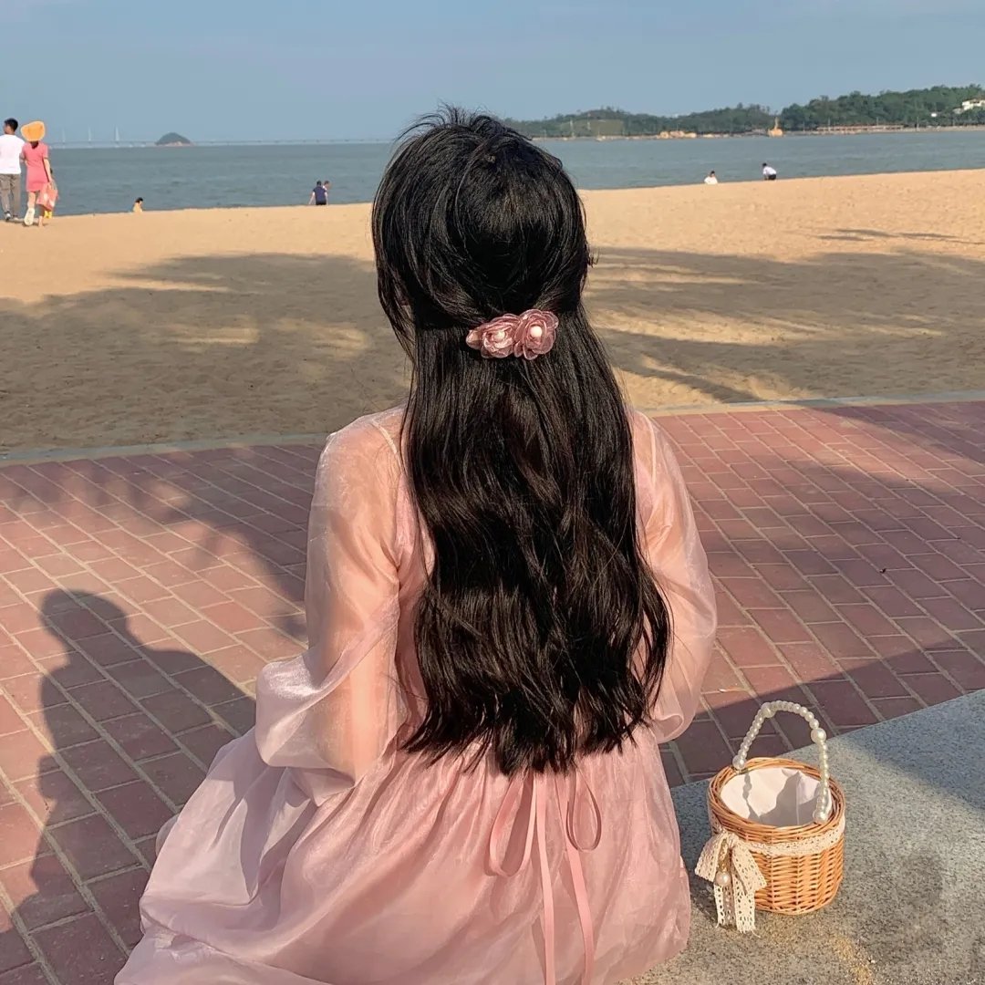 笼里的女人